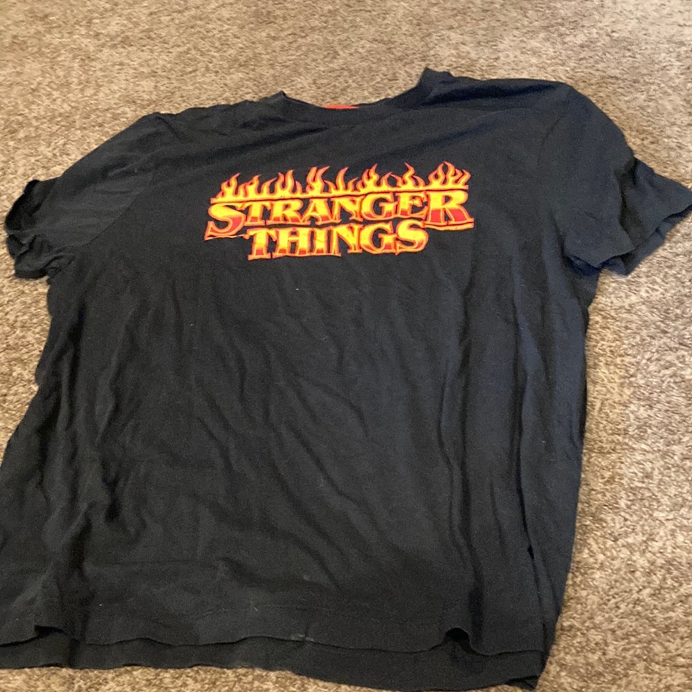Stranger Things size 2 XL T-shirt, shorts sleeves
